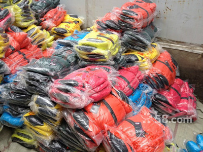 北京豐臺大紅門外貿(mào)服裝批發(fā)市場 棉服清倉15元起，搶購正當時